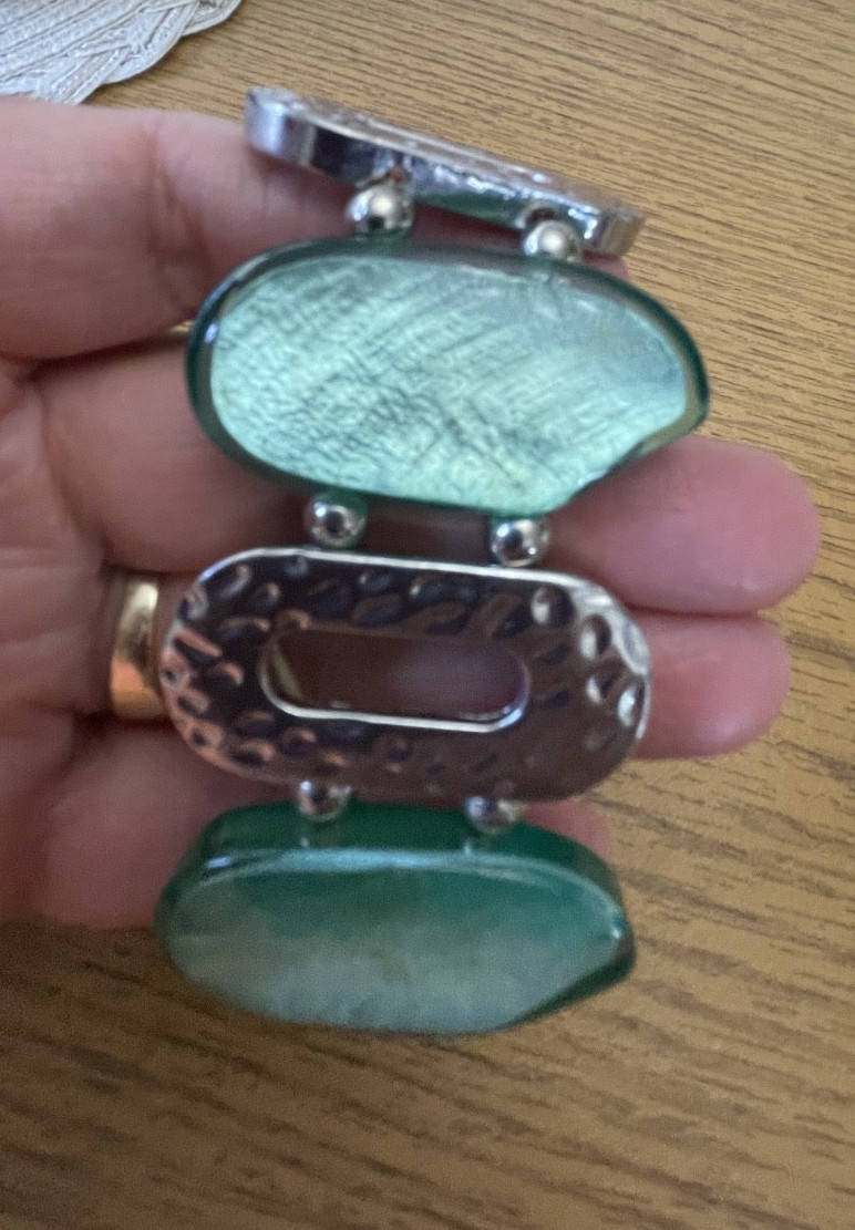 Vtg Green Acrylic w/ Silver Tone Stretch Bracelet Fashion Jewelry
