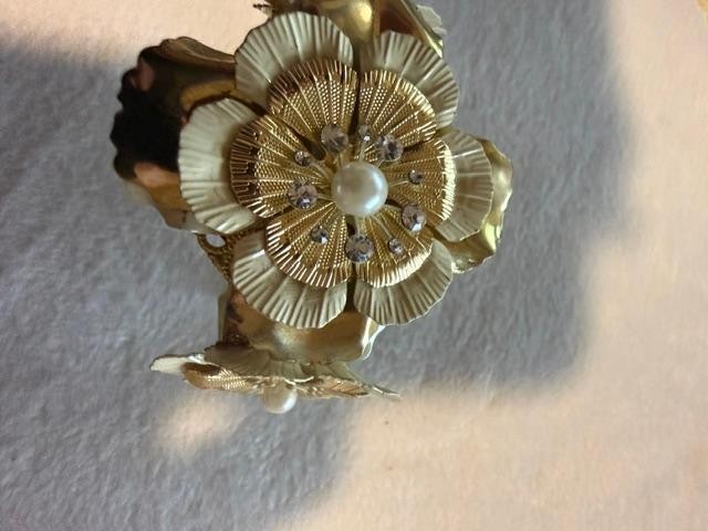 Chunky Gold Metal Flower Cuff Bracelet Filigree Wrap Rose Daisy’s Pearl Large