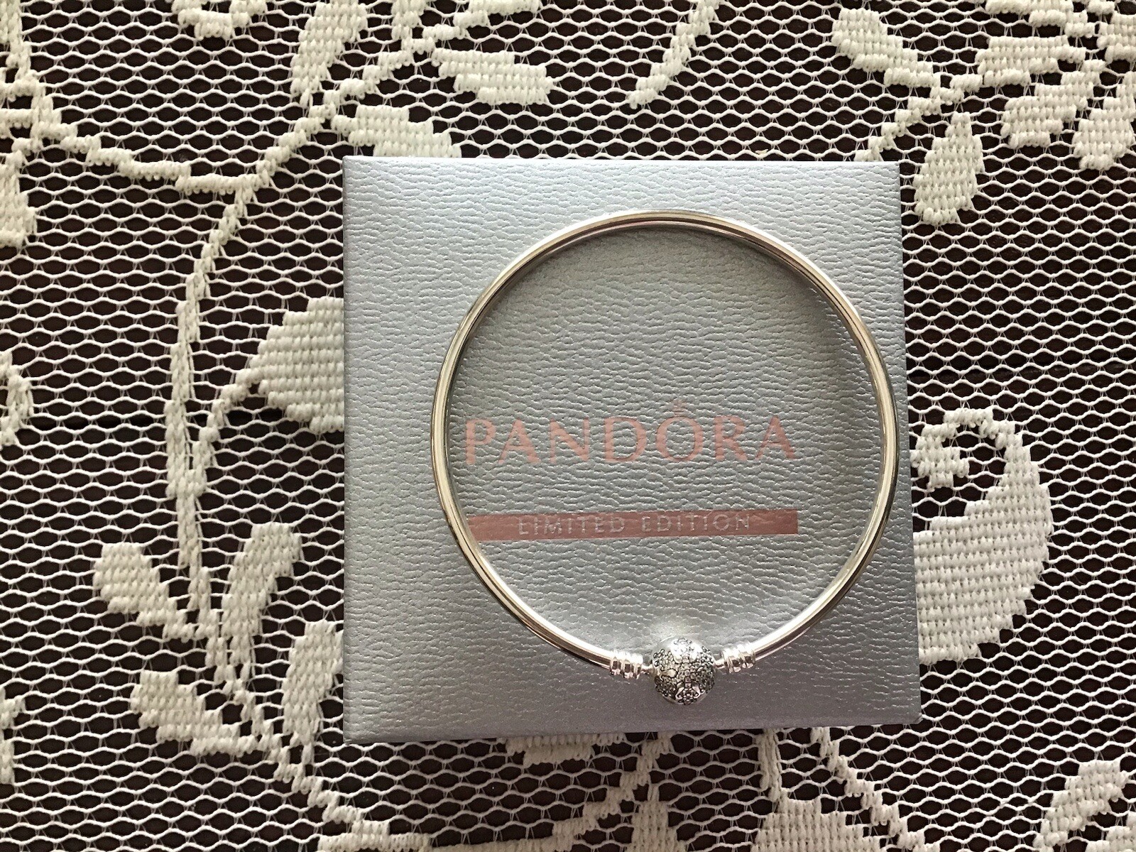 LIMITED EDITION PANDORA Snowflake UNIQUE AS YOU ARE Bangle. New !