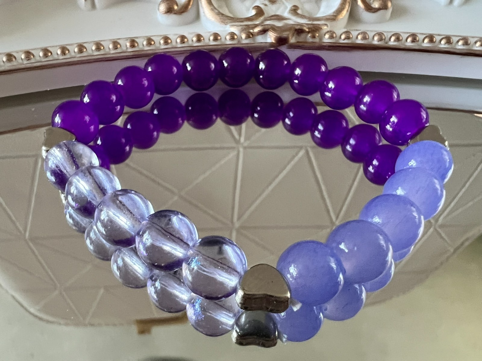 handmade elastic women purple shades stone beads & silver hearts bracelet