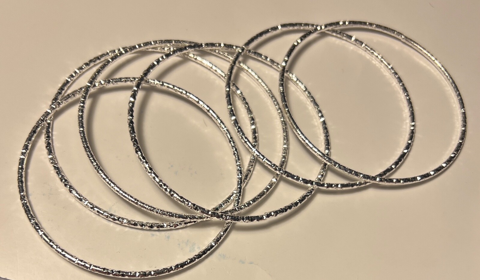 Classy Set Of Six Silver-Tone Beautiful Bangle Bracelets 1mm x 2.5″ Diameter
