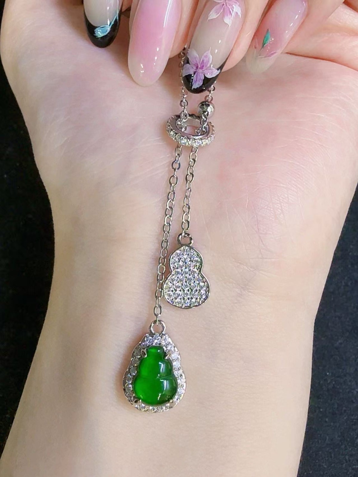 100% Natural green jadeite two gourd pendant