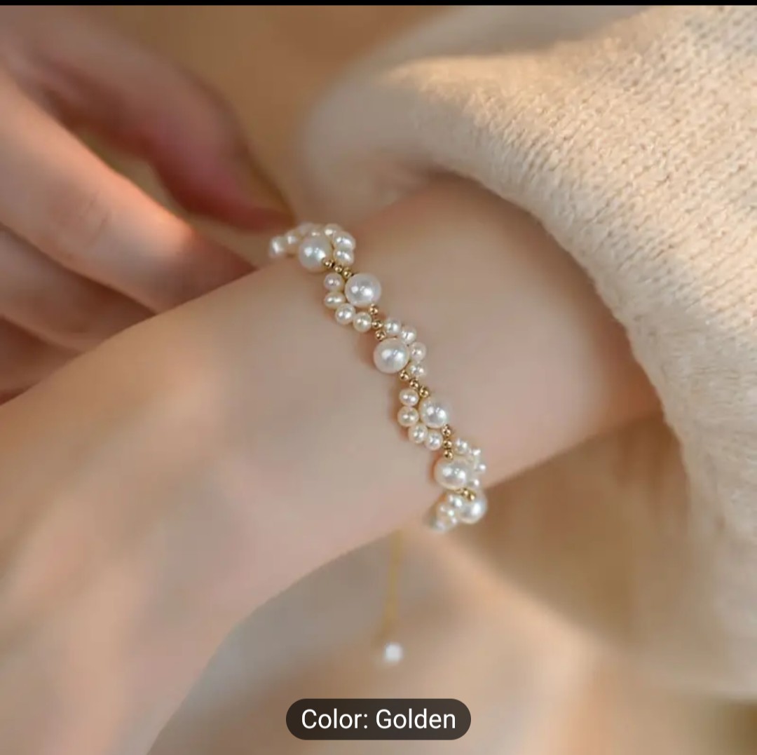 1pc Elegant White Faux Pearls Beads Beaded Hand Bracelet. Zinc Alloy .