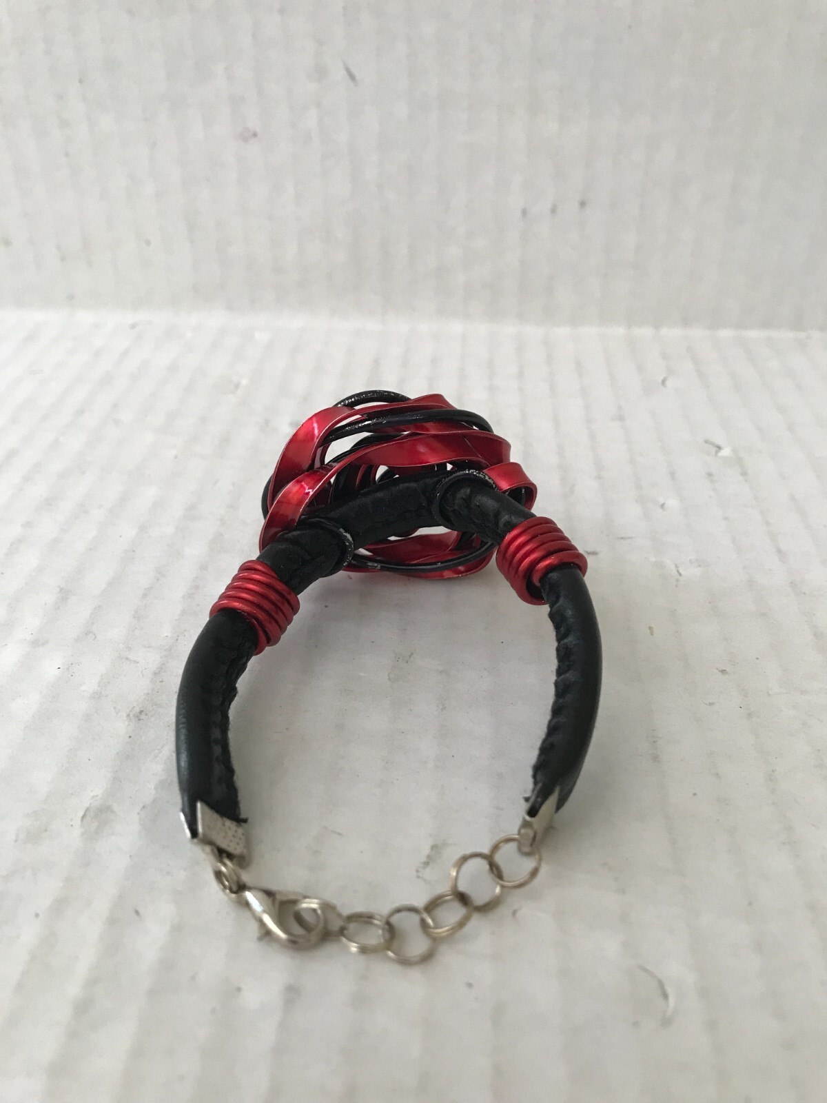 UNUSUAL ENAMEL OVER METAL RED AND BLACK ROSE FLOWER BRACELET