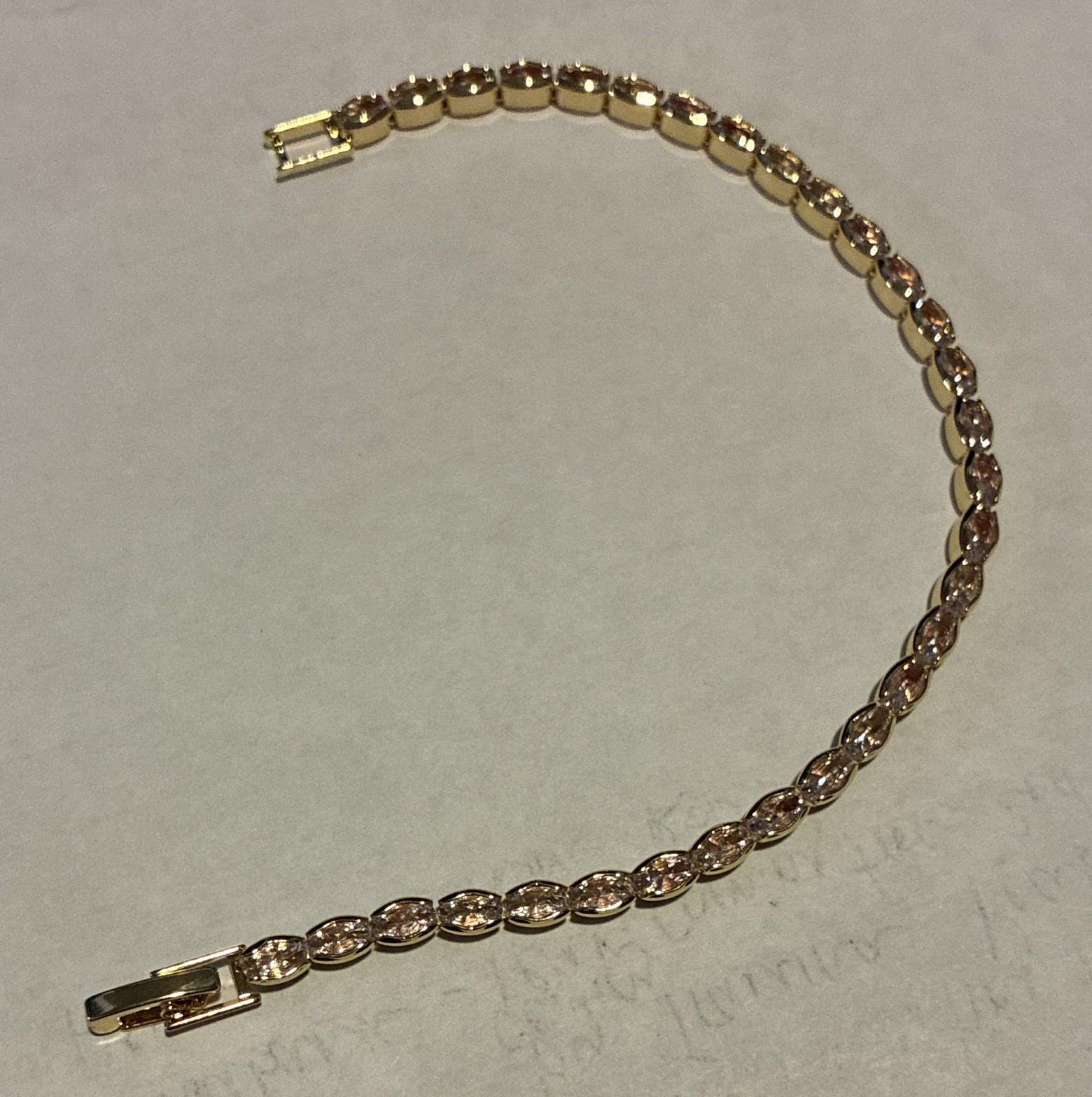 Gold Tone Oval Link Chain Bracelet, Box Clasp Closure, Metal. Pink stone