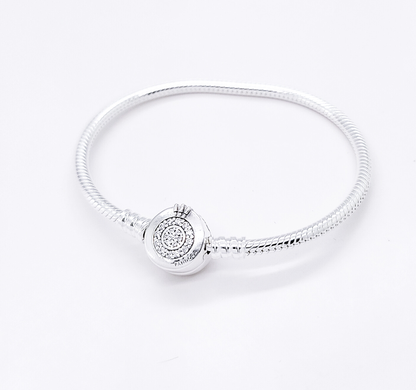 NEW Authentic PANDORA 925 Moments Sparkling Crown O Charm Bracelet 599046C01