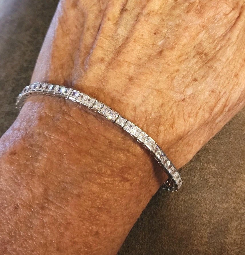 Fashion Women’s Tennis Bracelet Silver Tone Plated Channel Set Dazzling 7.5″