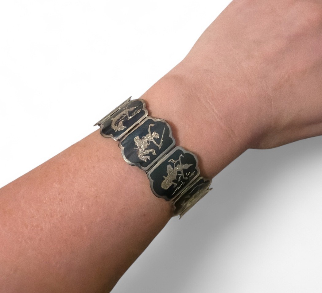 Vintage 1950s Siam Thai Sterling Silver & Black Panel Link Bracelet, Box Closure