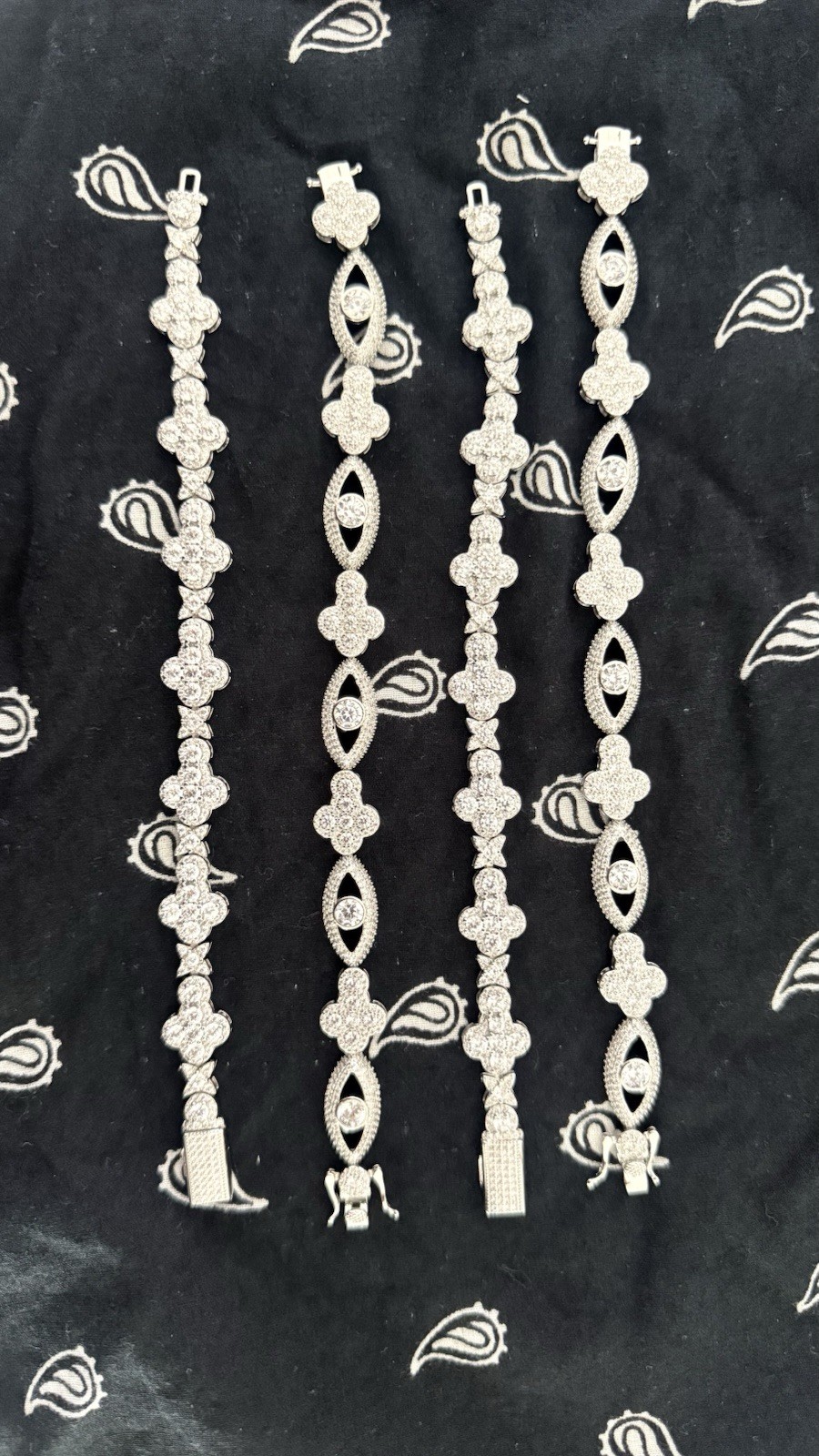 Moissinite + Zircona Eyes Bracelet and Cross Bracelet
