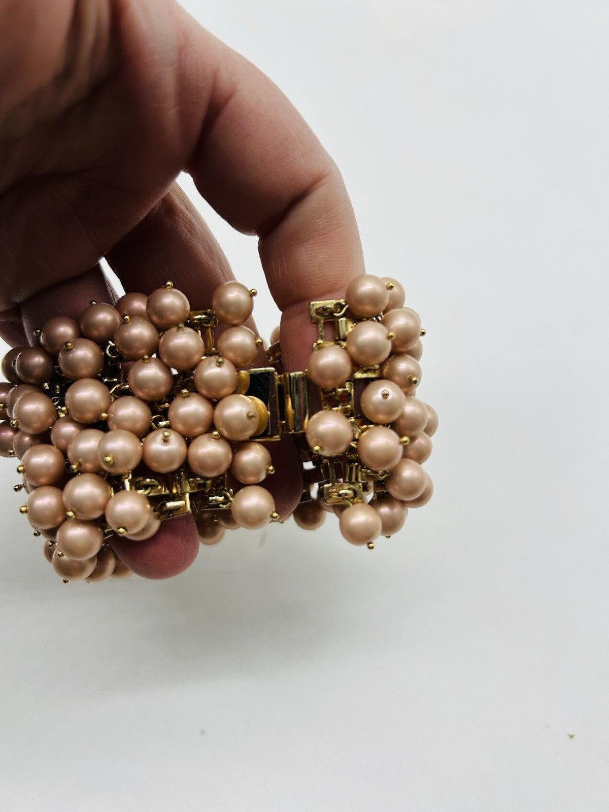 J Crew Wide Faux Pink Pearl Gold Tone Cluster Evening Bracelet RARE 7″