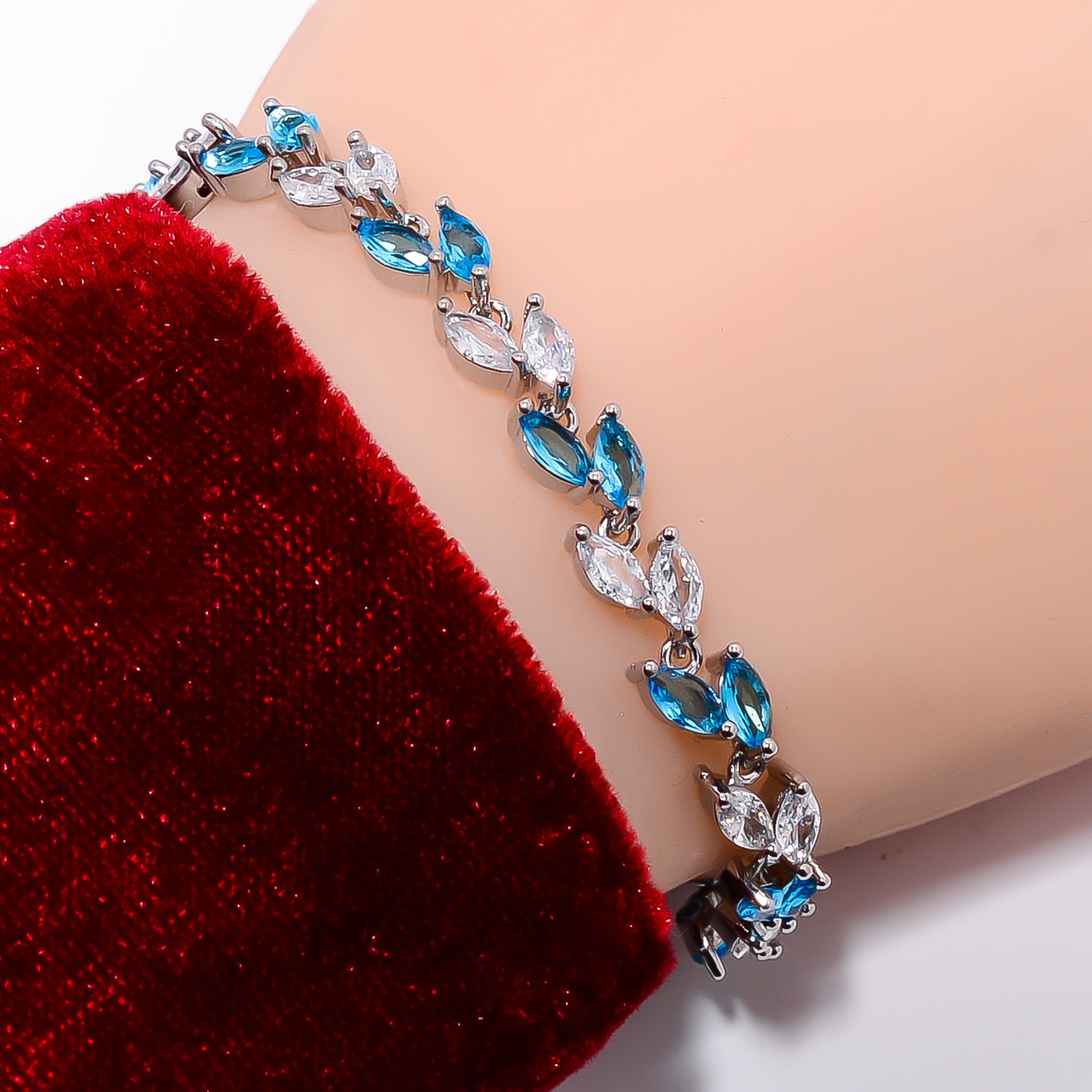 Blue Topaz, White Topaz 925 Sterling Silver Adjustable Bracelet 7-8″ B141360