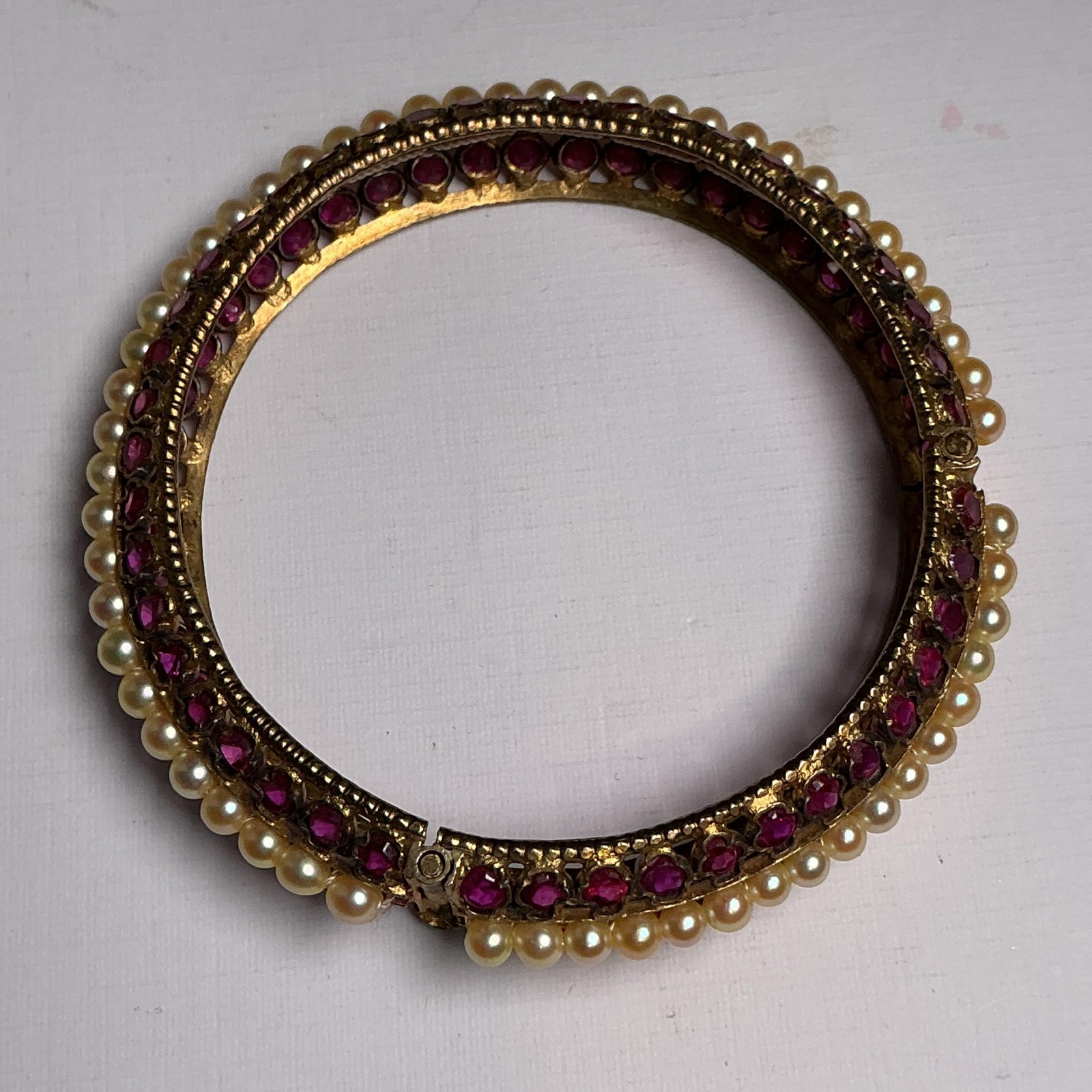 Gold Tone Red Glass Pearl Bangle Bracelet Womens 8 In Push Lock Costume Jewelry