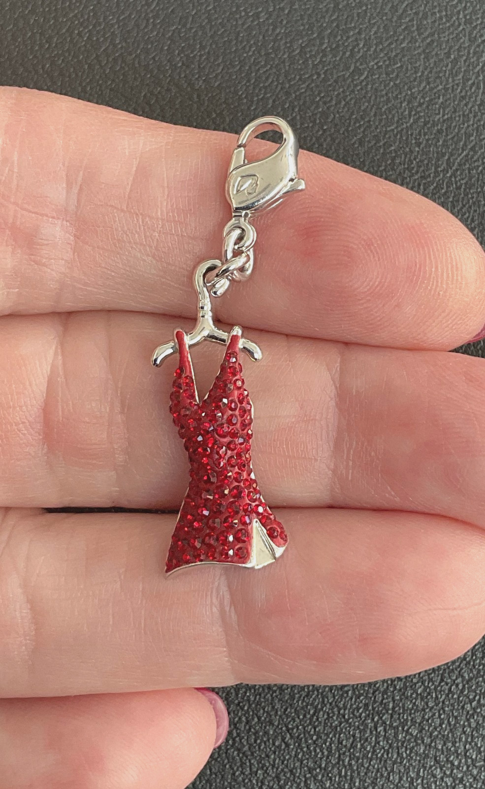 GENUINE Swan Signed SWAROVSKI “Go” Red Dress Charm – #957027