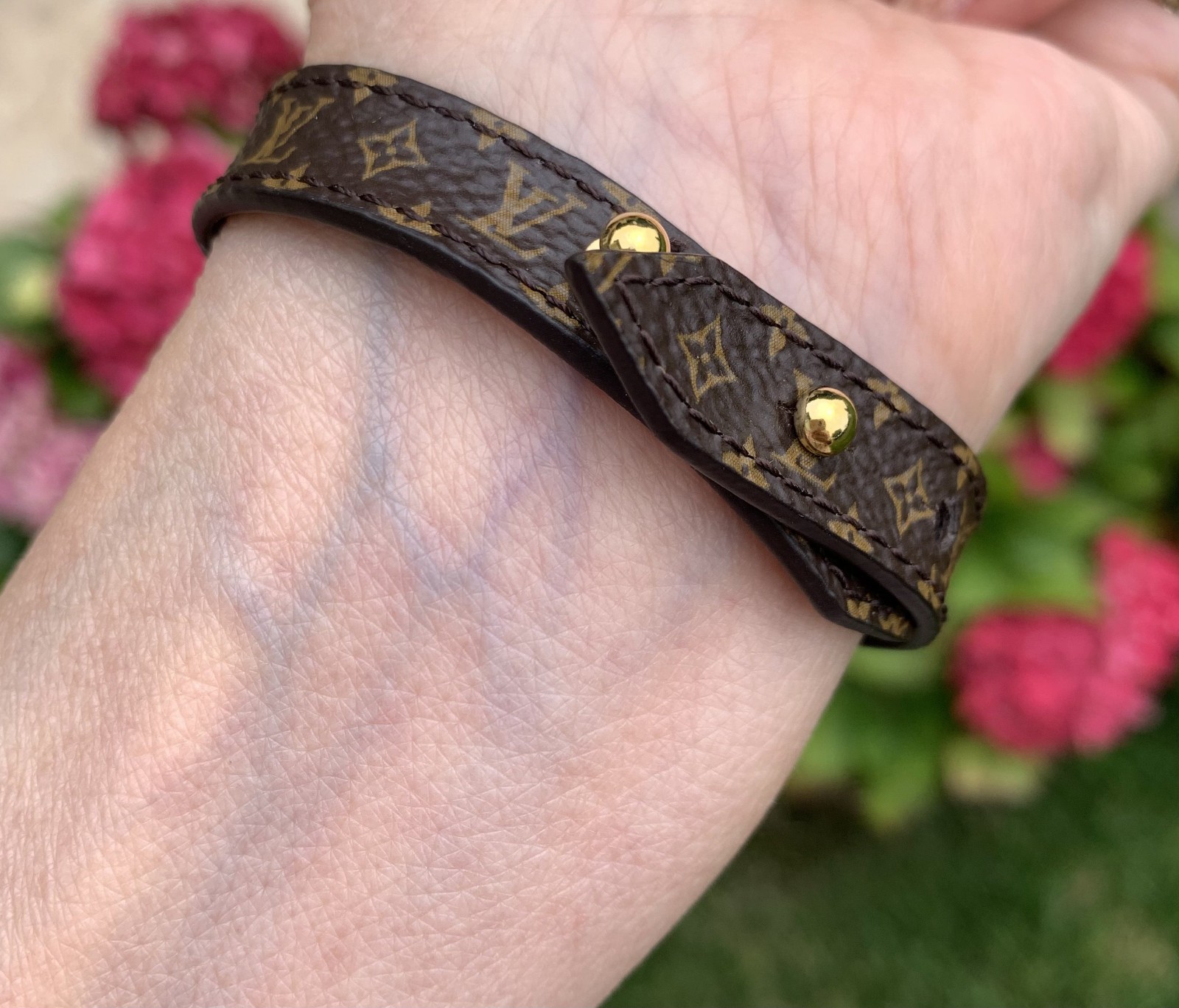 Louis Vuitton Monogram Blooming Leather Bracelet Gold Flower