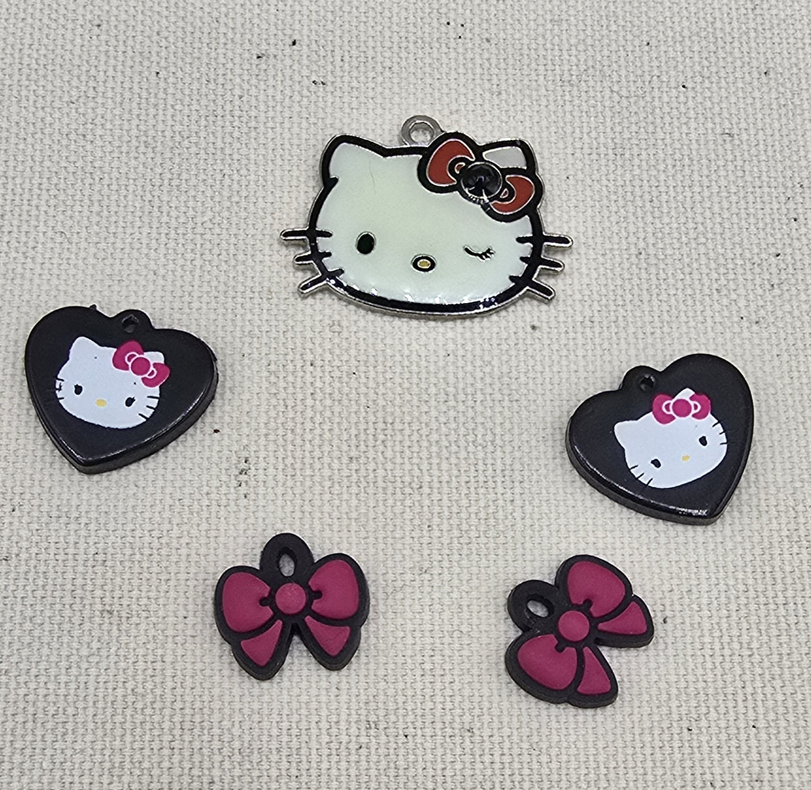 Sanrio Hello Kitty Face Enamel Metal & Plastic Hearts Bows Bracelet Charms