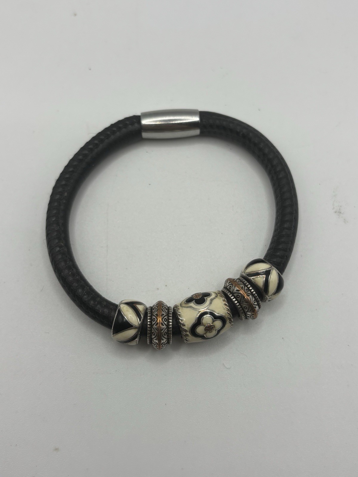 Brighton Woodstock Black Leather Charm Bracelet 6″ Cream Ivory Enamel Clover