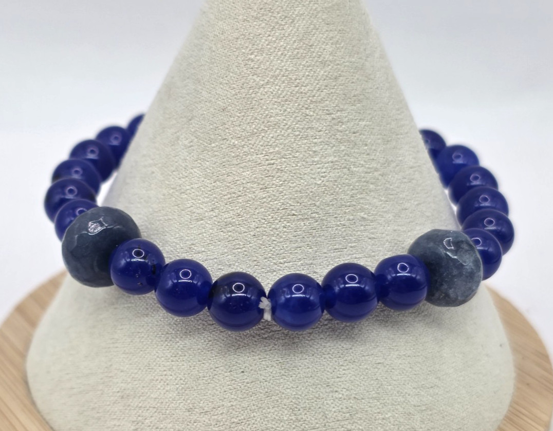 Blue Jade Gemstone Stretchy Bracelet Size 7 Round Beads 8 mm 95 Carats NWOT