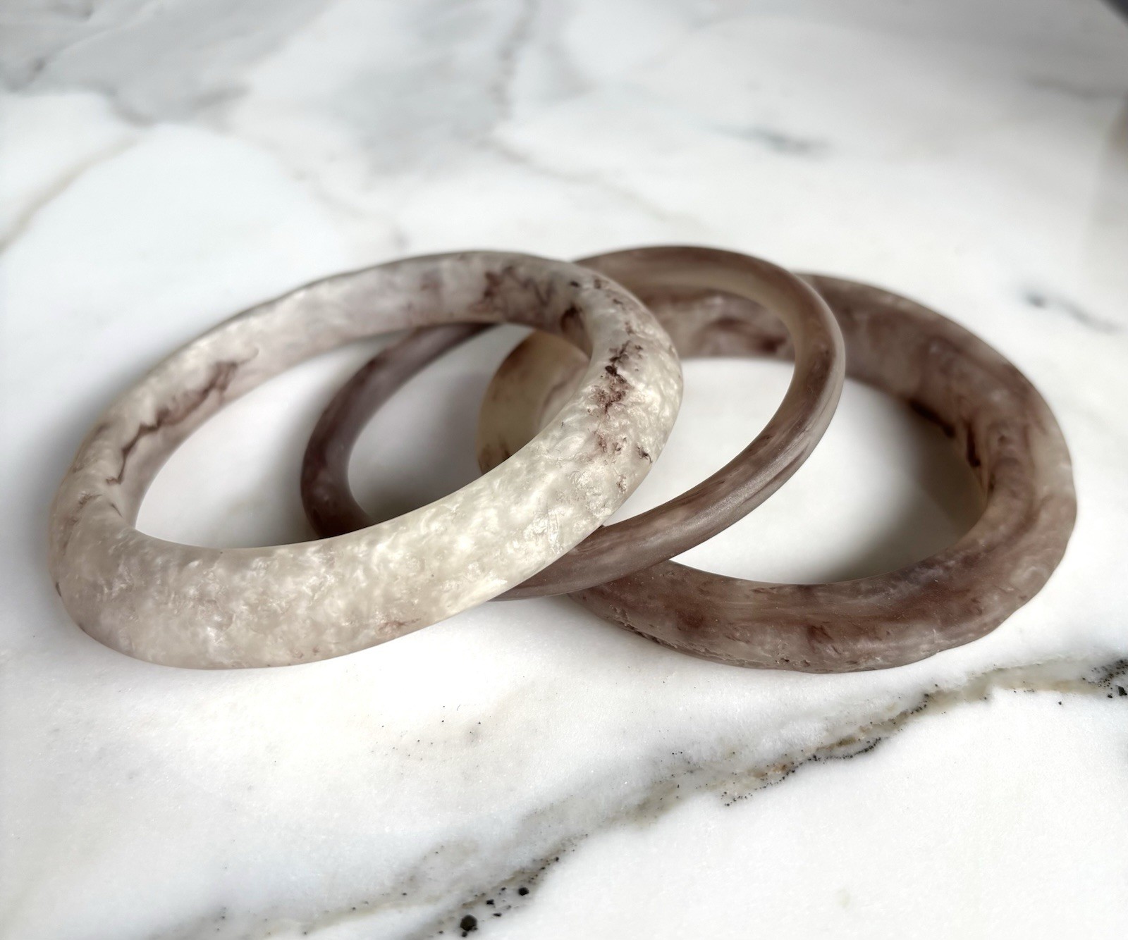 SET 3 FRENCH RESIN VINTAGE BANGLE BRACELET TRIO TAUPE BEIGE MADE IN FRANCE