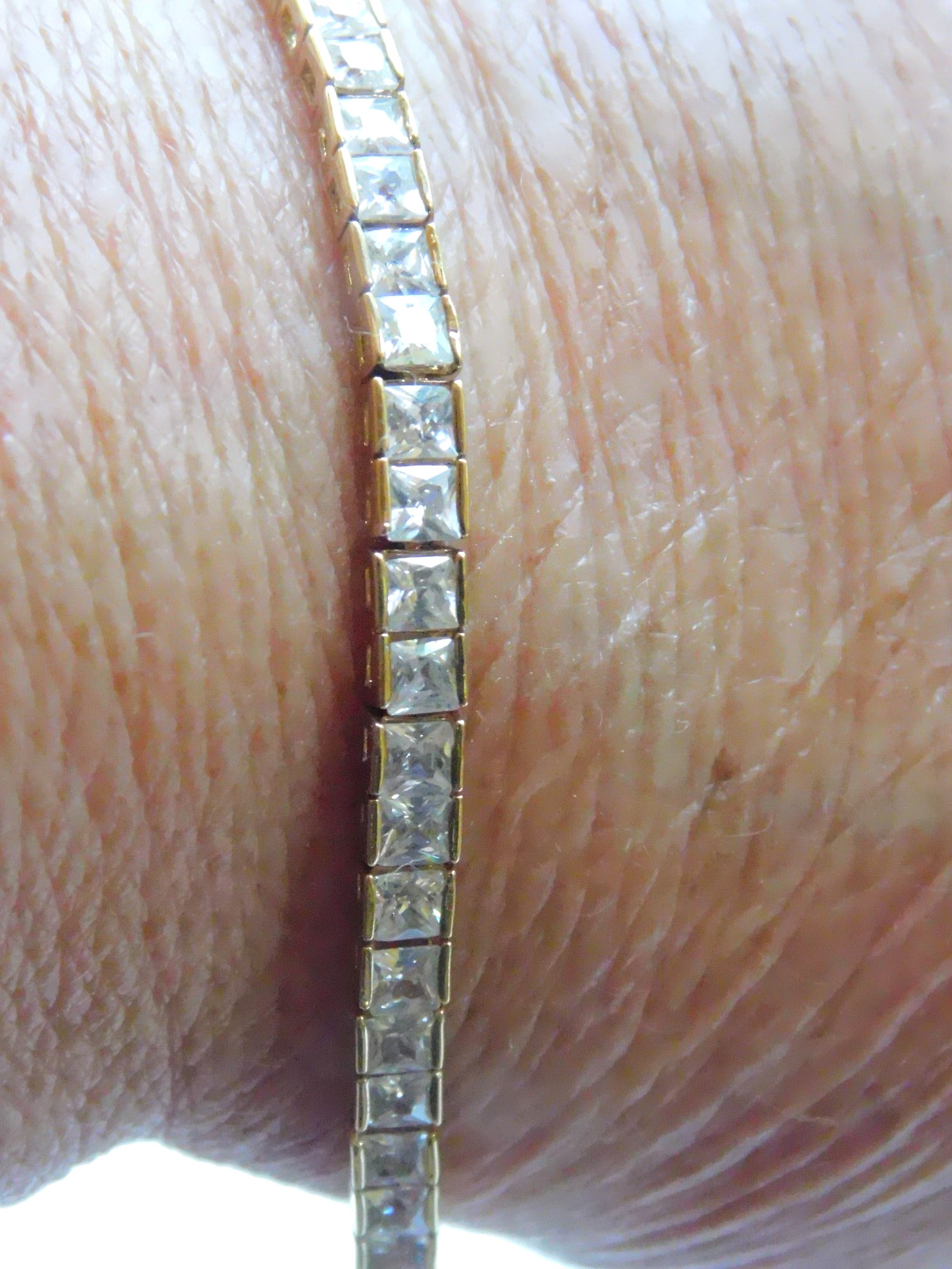Vintage Gold Tone Tennis Bracelet Channel Set Rhinestones 7 1/4″