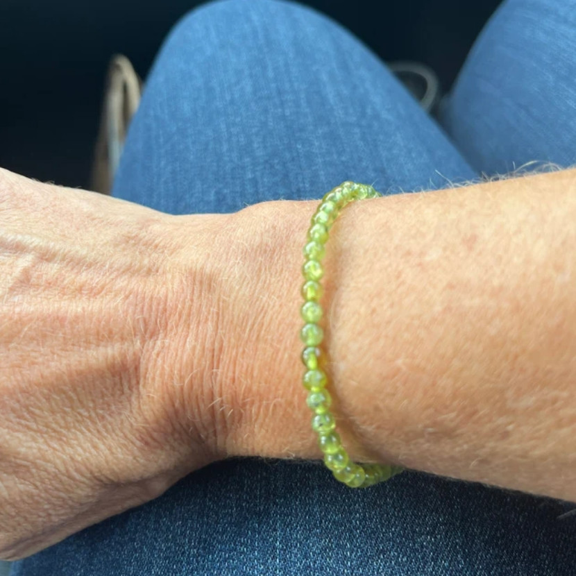 Natural Peridot 4mm Beaded Healing Women Men Green Crystal Bracelet Xmas Gifts