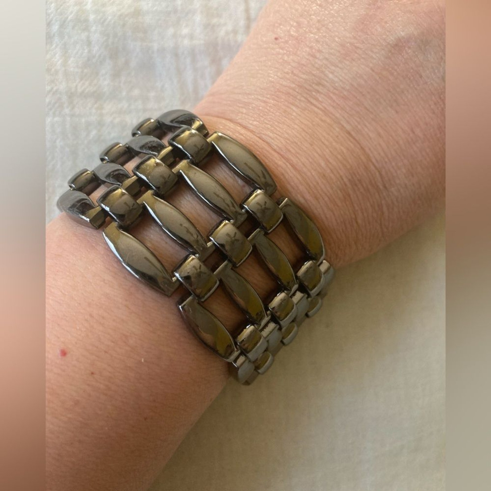 Gun Metal Panel Link Wide Bracelet Fold‎ Over Clasp