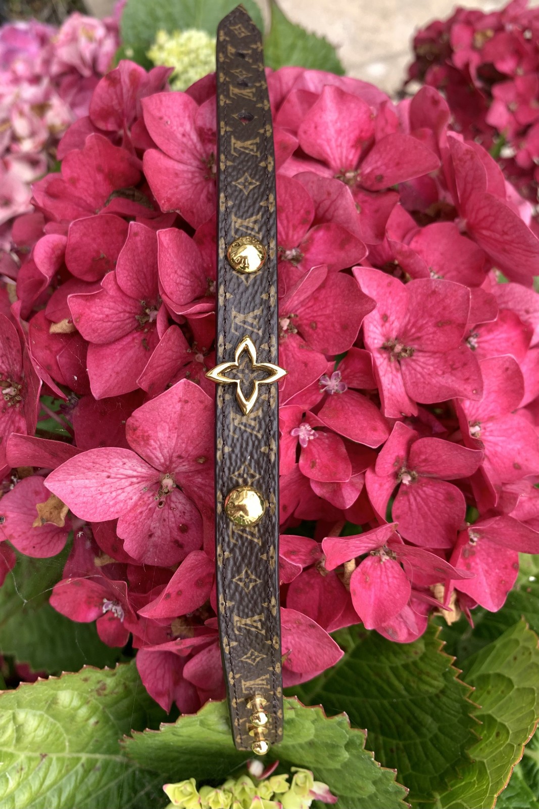 Louis Vuitton Monogram Blooming Leather Bracelet Gold Flower