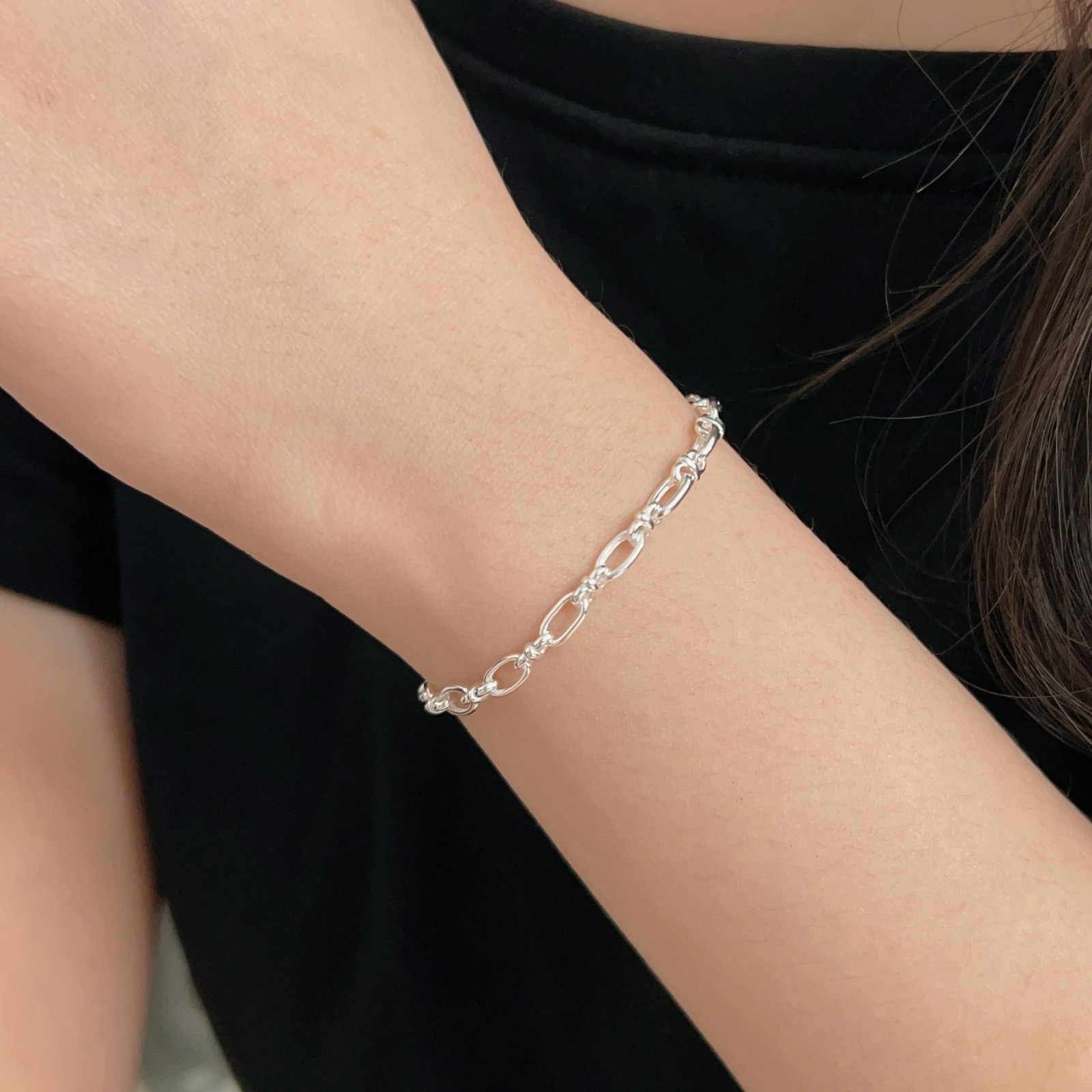 Silver Oval Link Bracelet Elegant Interlocking Knot Chain Jewelry for Her