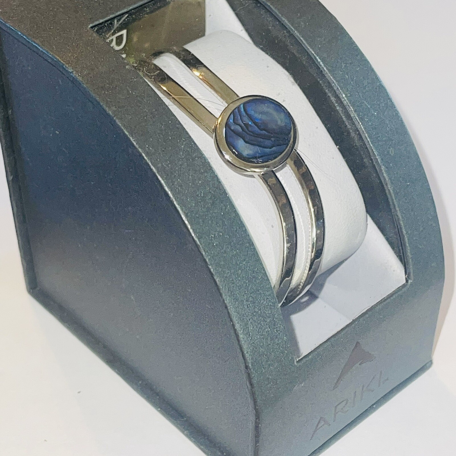 ARIKI Cuff Bracelet Paua Shell Cabochon Silver Tone New Zealand Costume in Box