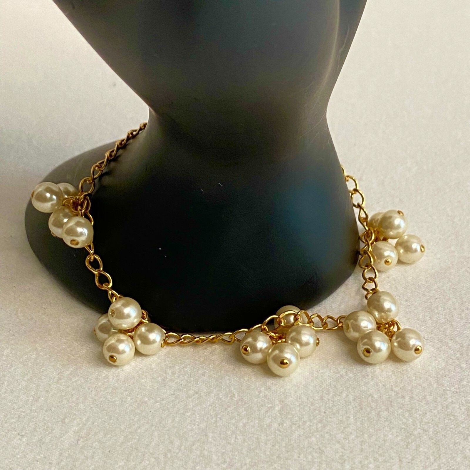 Avon Signed 1987 Simulated Pearl Cluster Gold Tone Chain Braceler