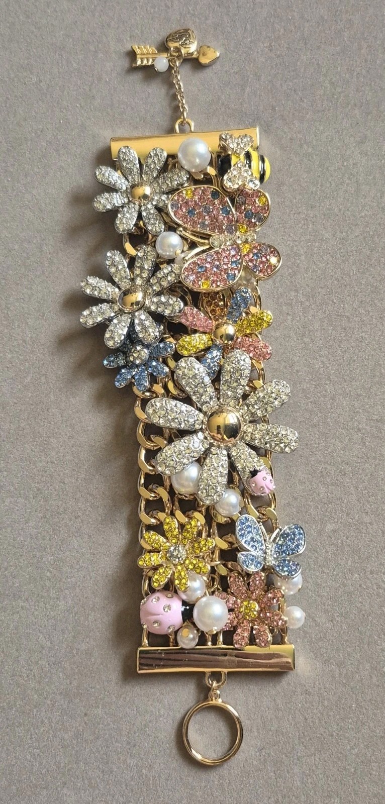 Betsey Johnson chunky flowers crystals toggle clasp bracelet