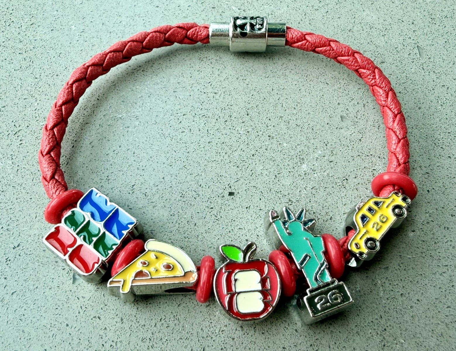 [New York Limited Edition] FIFA World Cup BofA Charm bracelet, small red cord