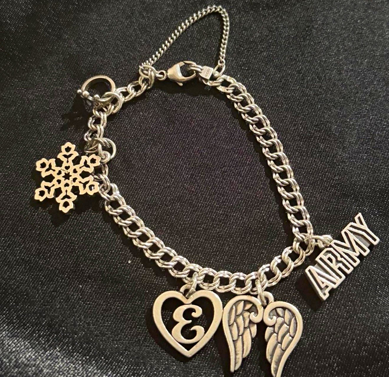 James Avery 925 Sterling Silver Charm Bracelet 8-8.5″ Curb Lobster Snowflake