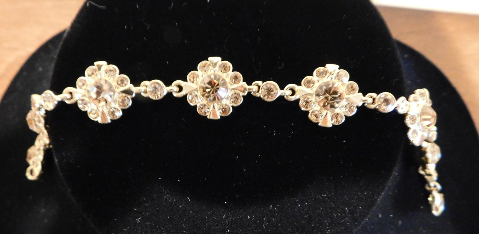 7 inch Golden Rhinestone Flower Bracelet