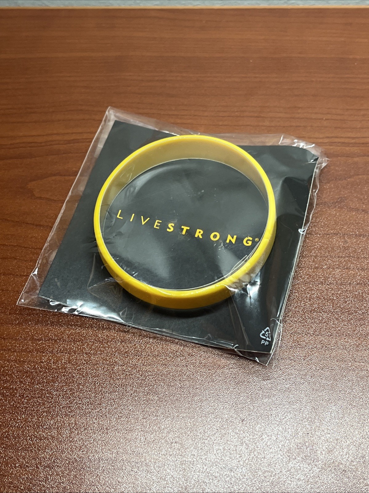 Nike LiveSTRONG Authentic Wristband Bracelet NEW (Size L/G-XL) 8″/202mm
