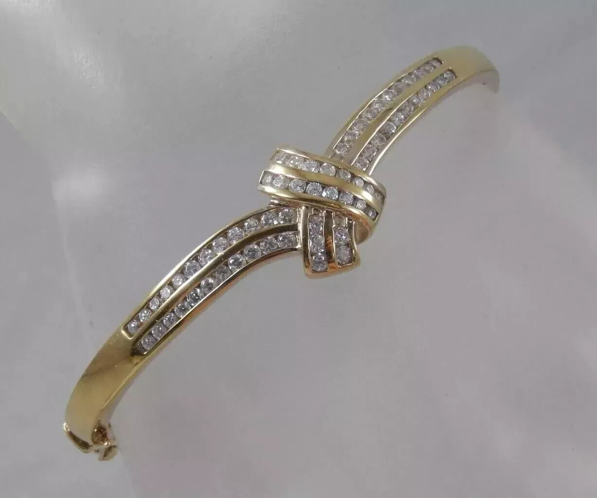 Round Cut Simulated Diamond Women’s Bangle Bracelet 14K Yellow Gold Finish