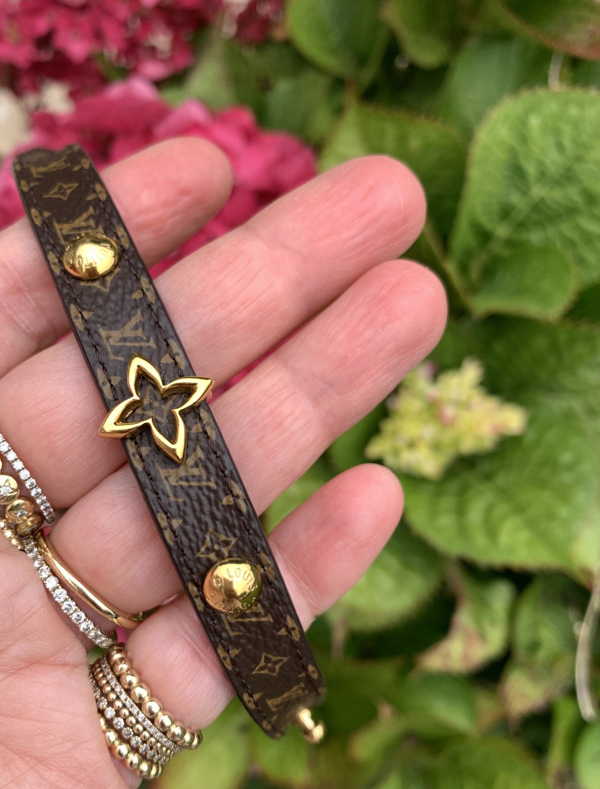 Louis Vuitton Monogram Blooming Leather Bracelet Gold Flower