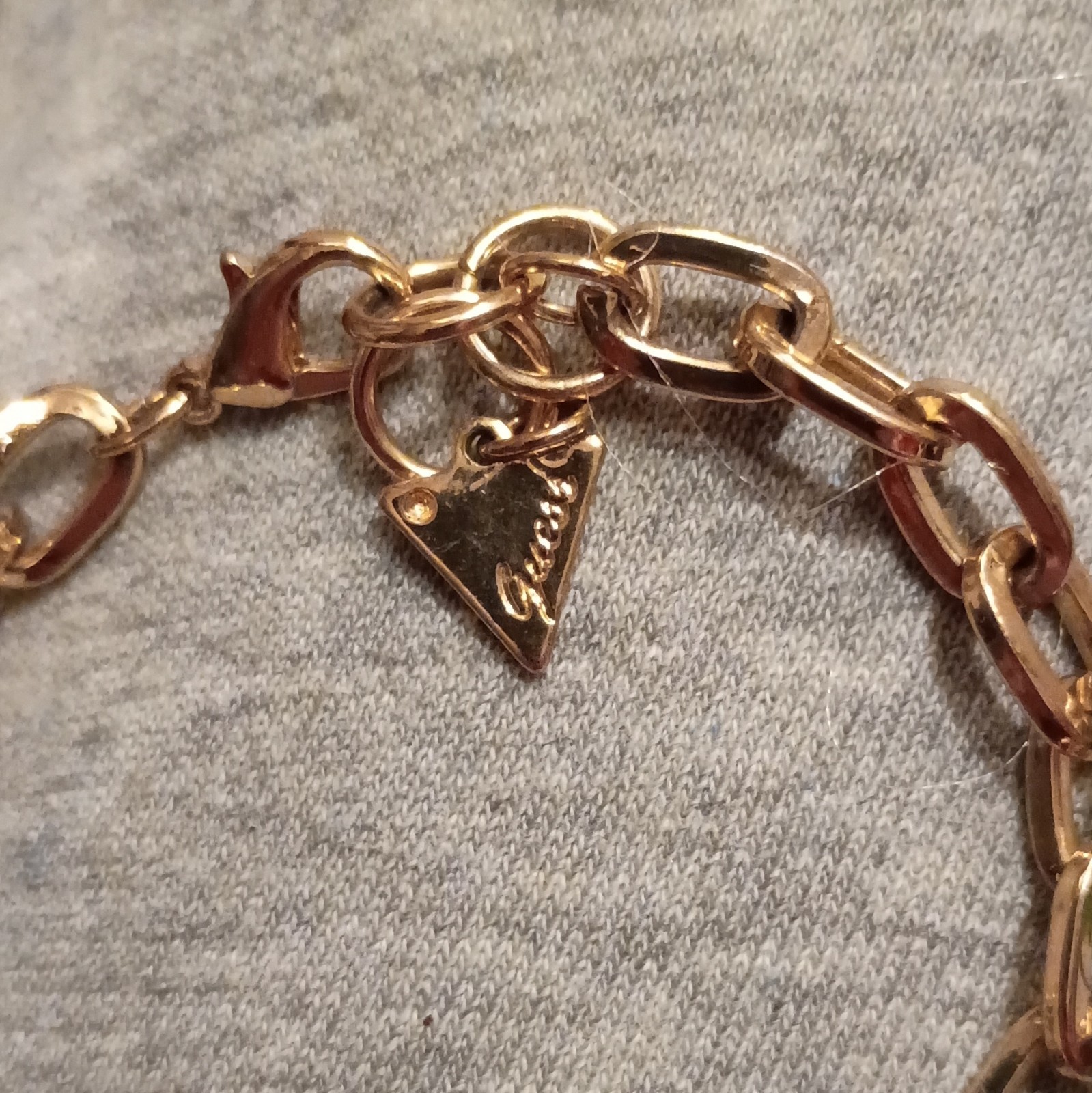 GUESS Signed Gold Chain Charm Bracelet Padlock Dangle Crystal Lobster Clasp