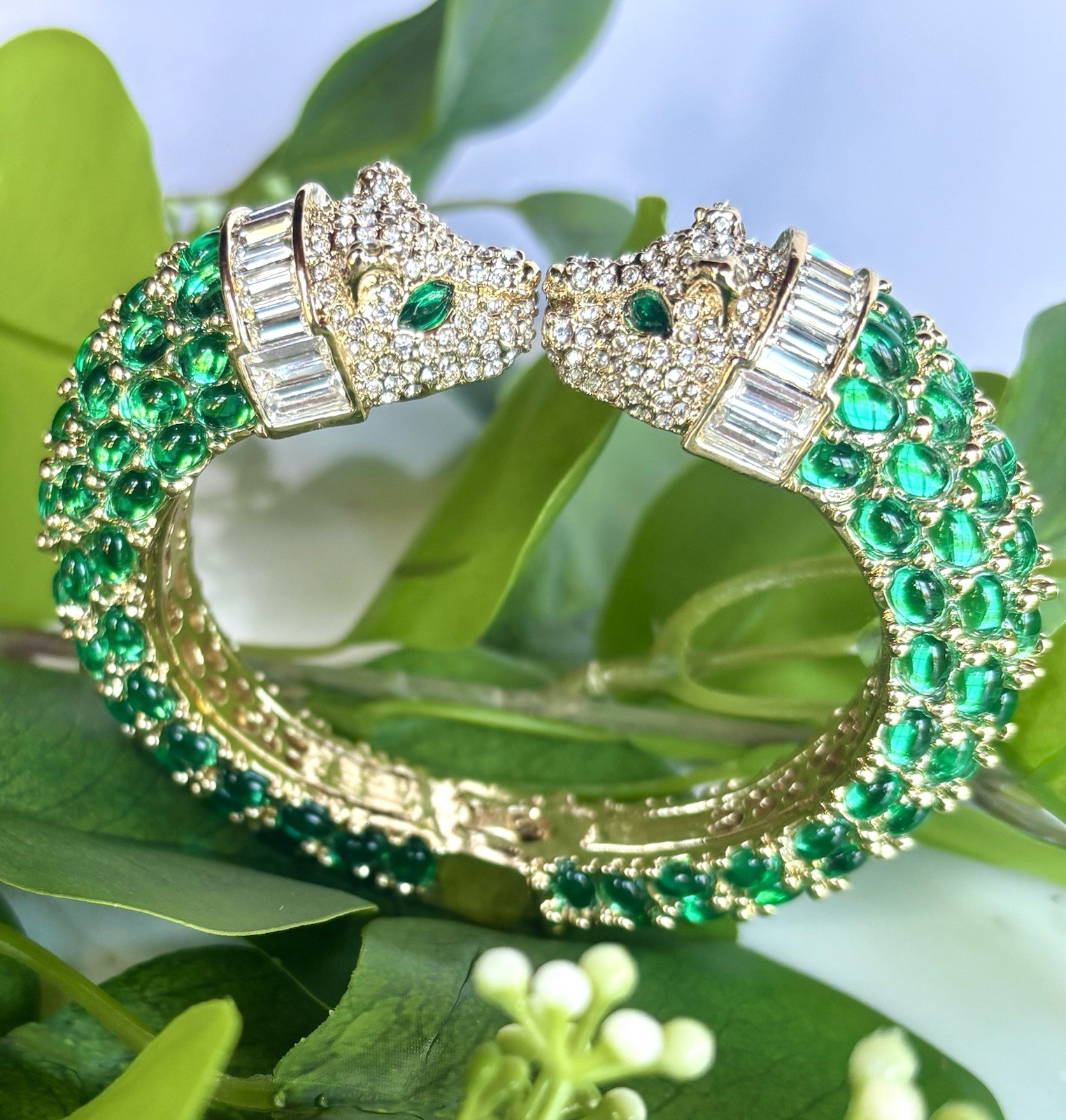 PANTHER FELINE EMERALD GREEN CRYSTALS HINGED CUFF BRACELET GOLD TONE BAGUETTES