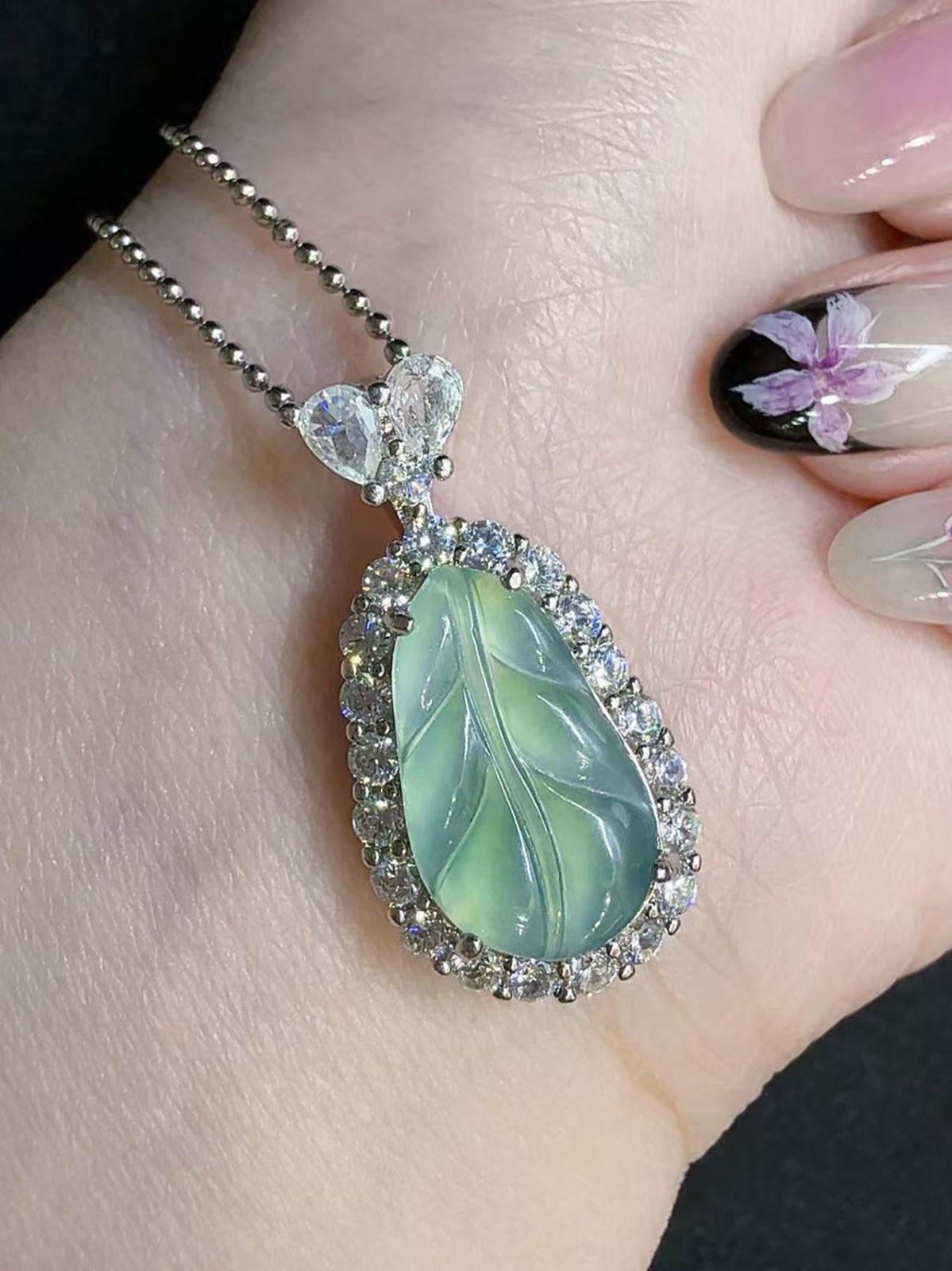 Top Natural grade A jadeite leaf shape pendant