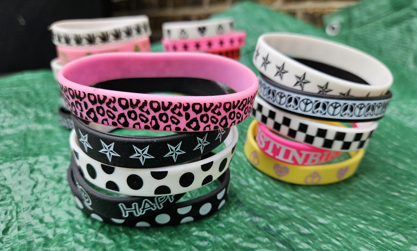 50x Fashion Adult Unisex Patterned Silicone Rubber WristBand Friendship Bracelet