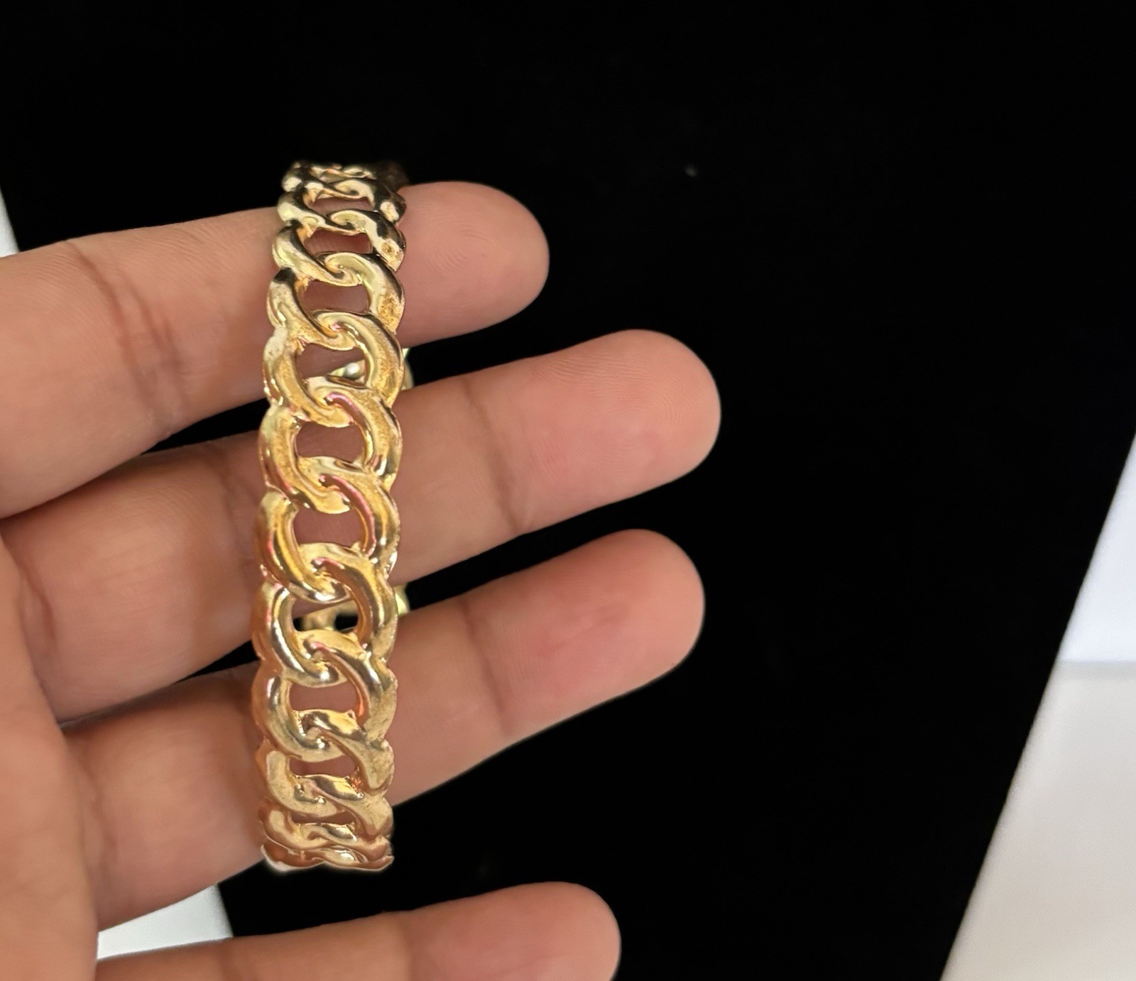 Gold-Tone Curb Link Chain Bangle Bracelet, Round Metal Link Design