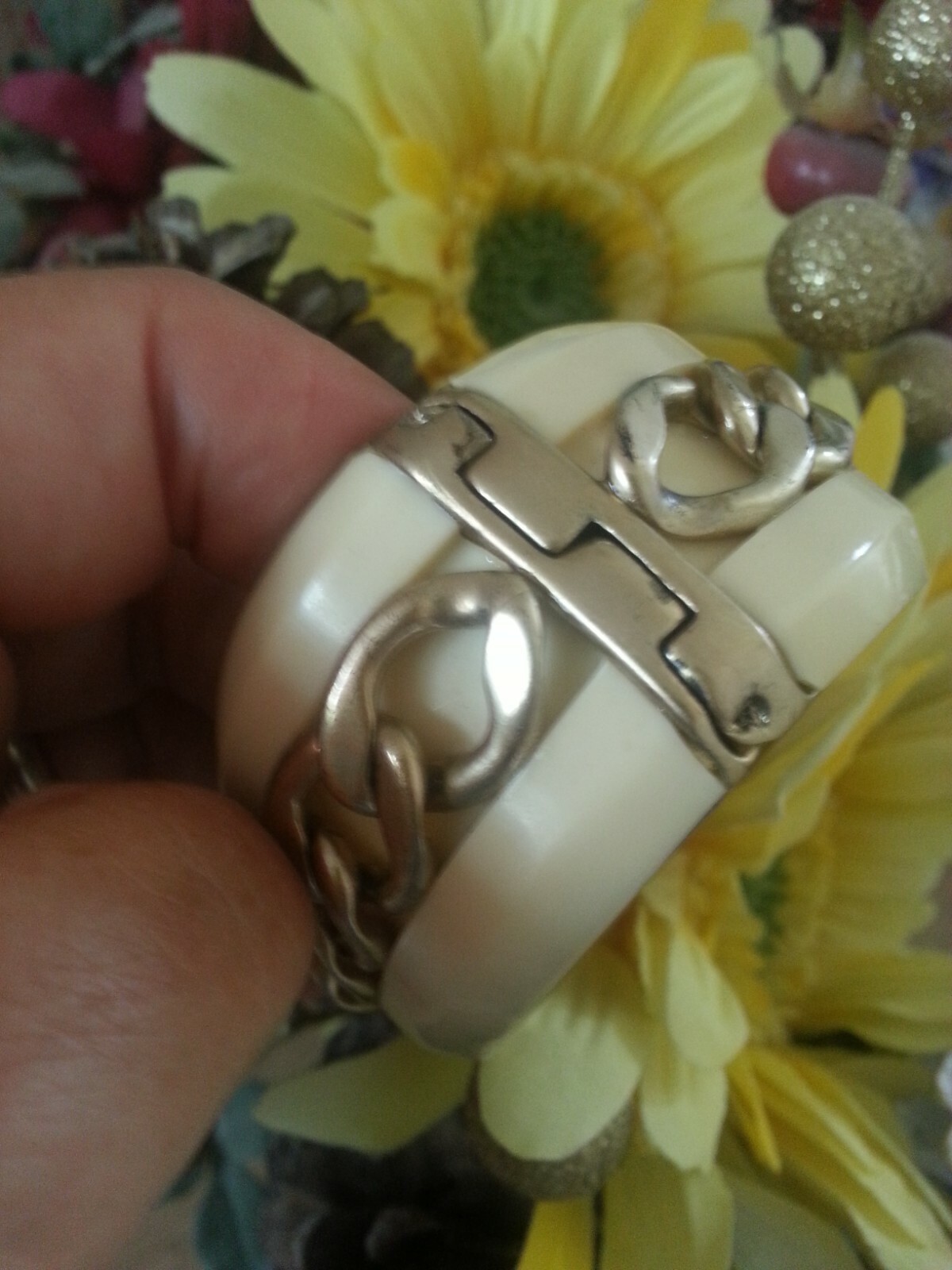 “Monet” Brushed Gold Plated Cream Resin Insets With Curb Chain Hinge *** Bangle