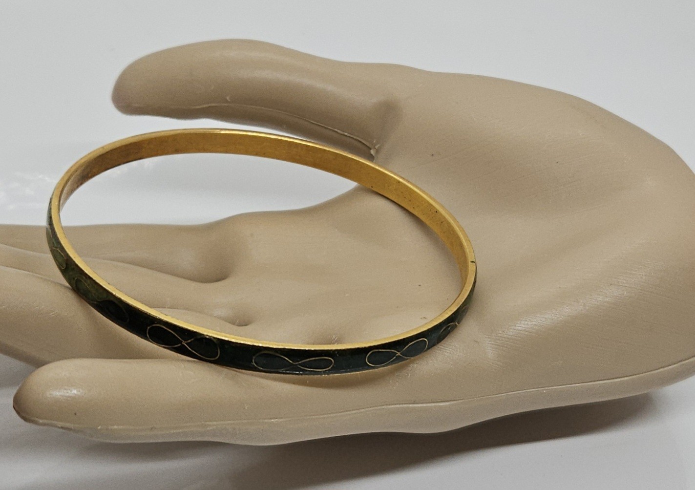 Vintage Green Enamel Metal Bangle Bracelet 8″