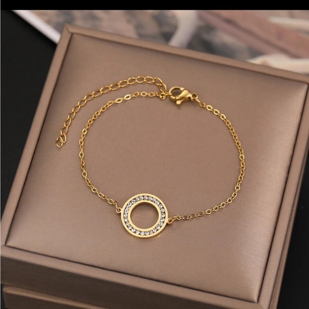 Gold Tone Open Circle Pave Crystal Charm Bracelet Minimalist Link Chain Jewelry