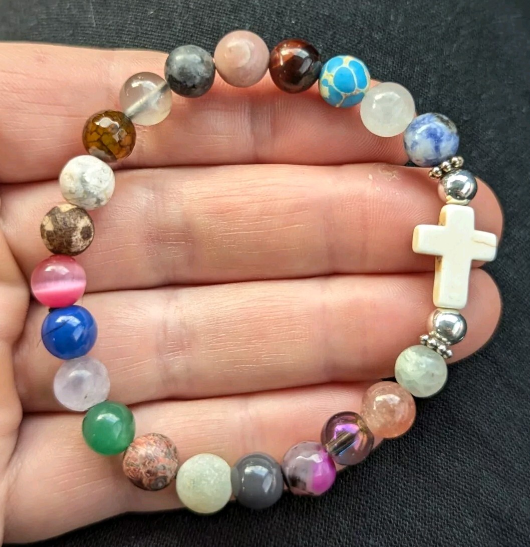 Women’s Stylish Cross Messy Mixed Beaded Stretch Bracelet (17cm) S/M Wrist