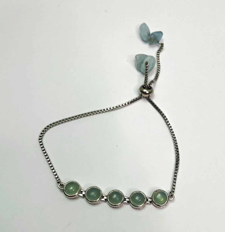 Green Cabochon Stone Bolo Bracelet Adjustable Slider Box Chain Silver Tone