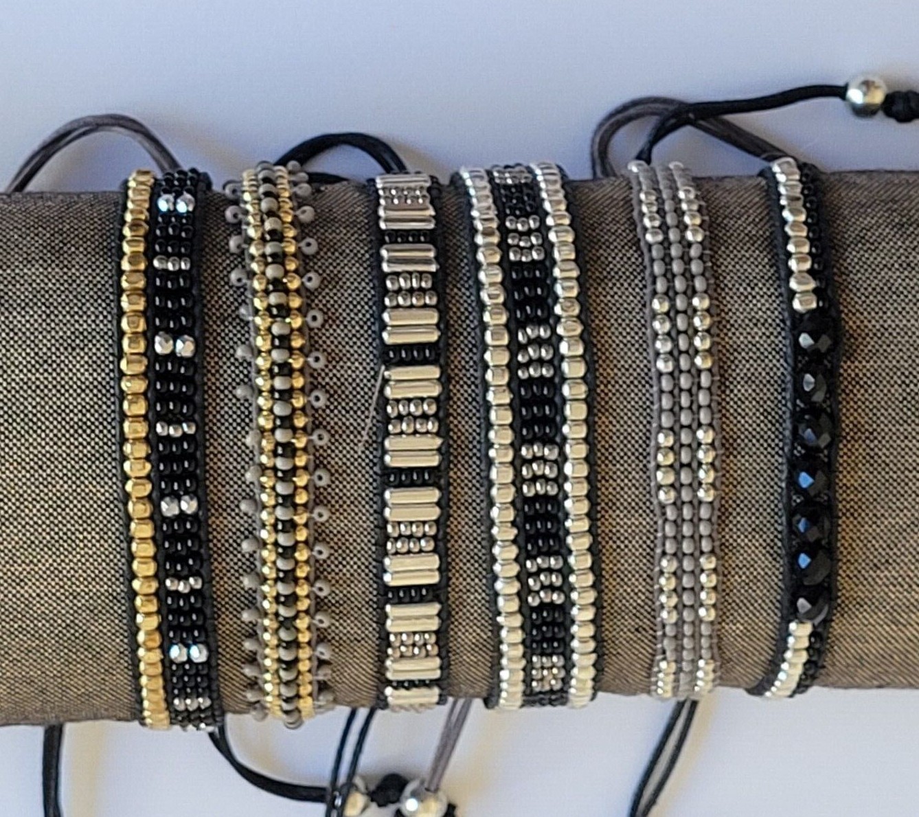Seed Bead Adjustable Bracelet – Mix & Match Beaded Pull Bracelet Black
