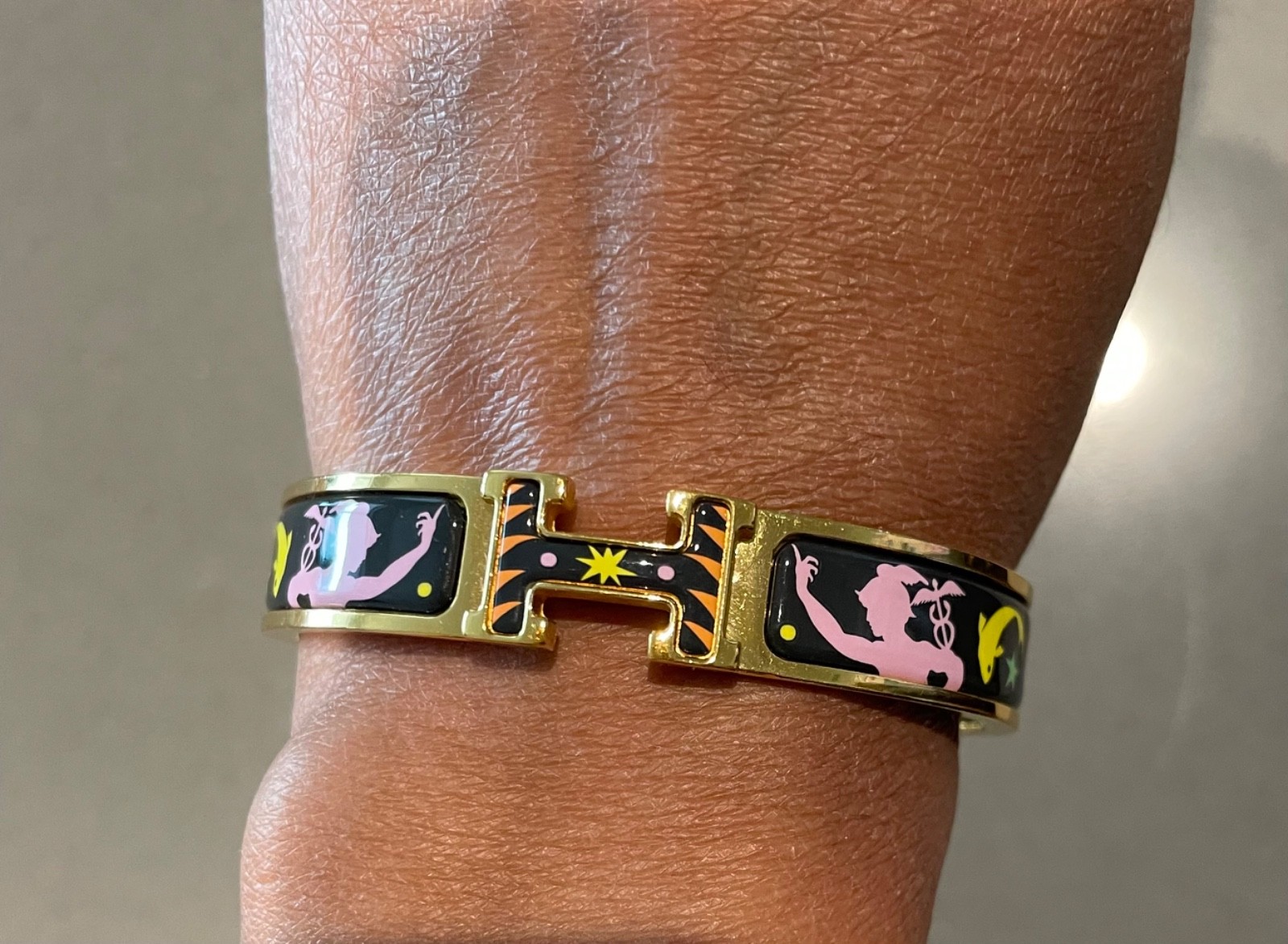 Hermès Clic H Sous le Charme Gold Plated Black Enamel Bracelet