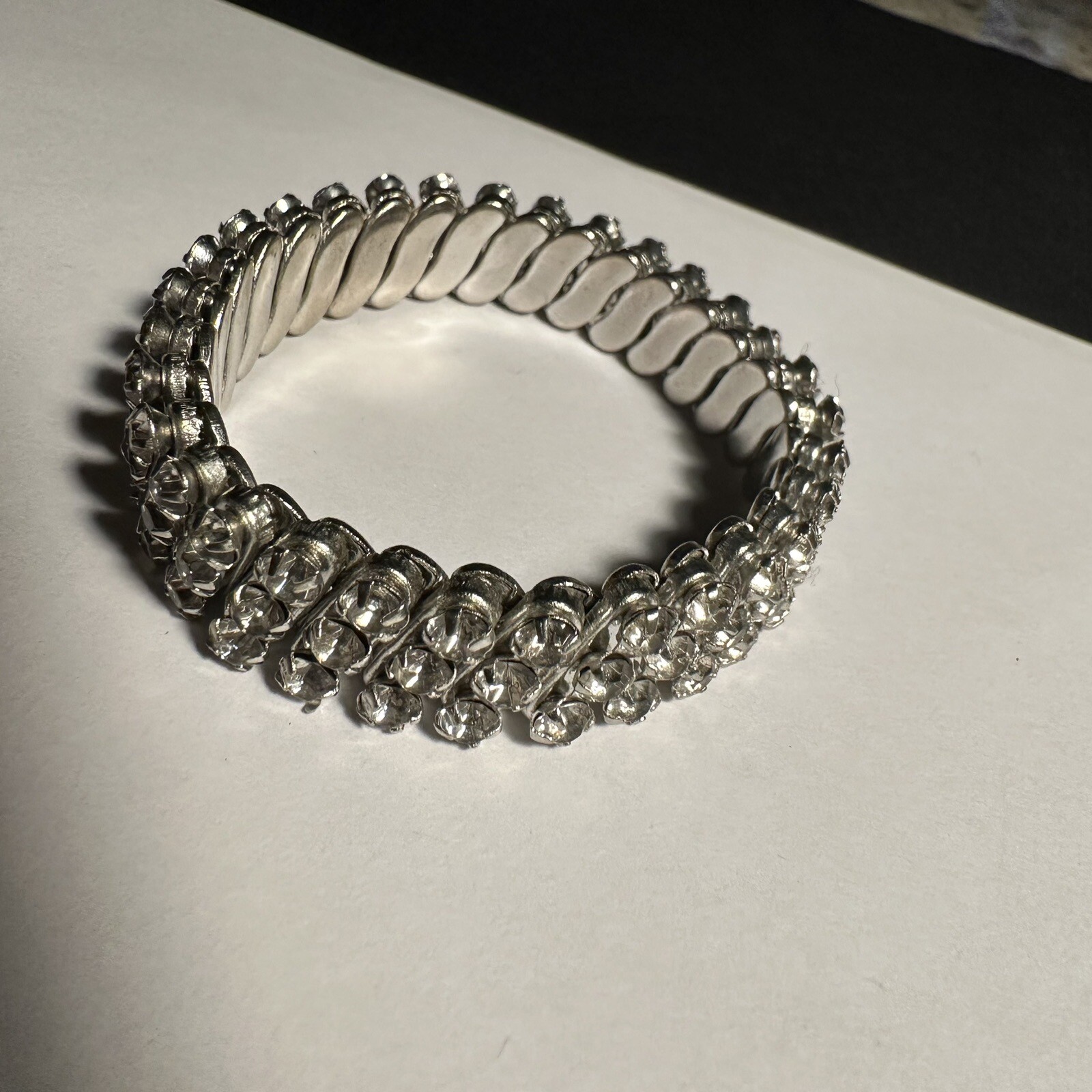 Women’s Silver Tone / Rhinestone Expansion Stretch Bracelet 6 1/4 Inch