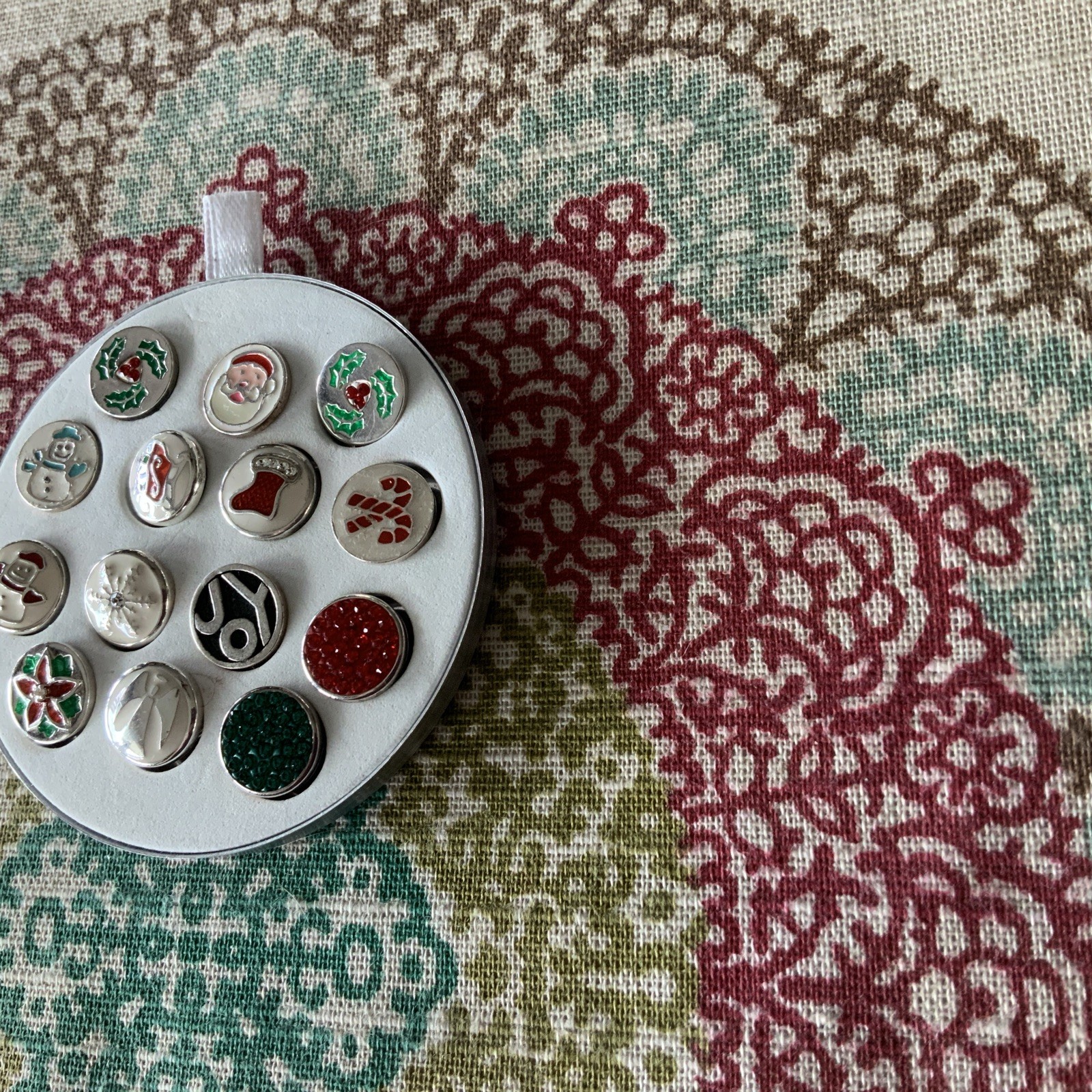 Kameleon Holiday / Christmas sterling pops priced per pop 🎄❄️